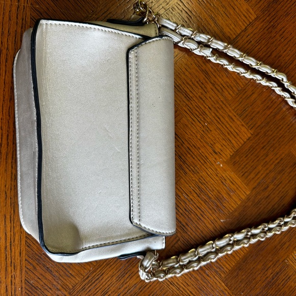 Gold MMS Purse. - Picture 2 of 3